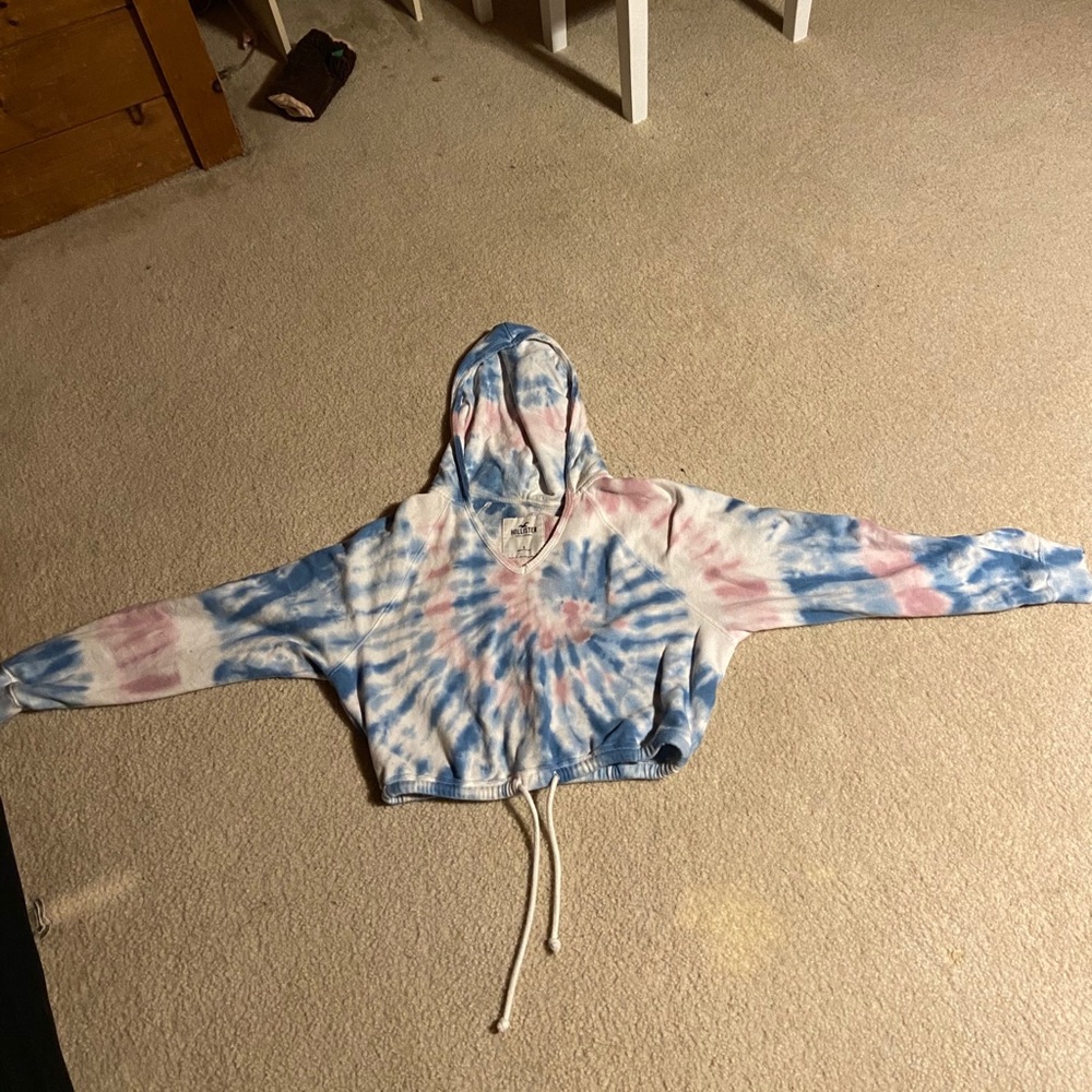 Tie dye crop hoodie
